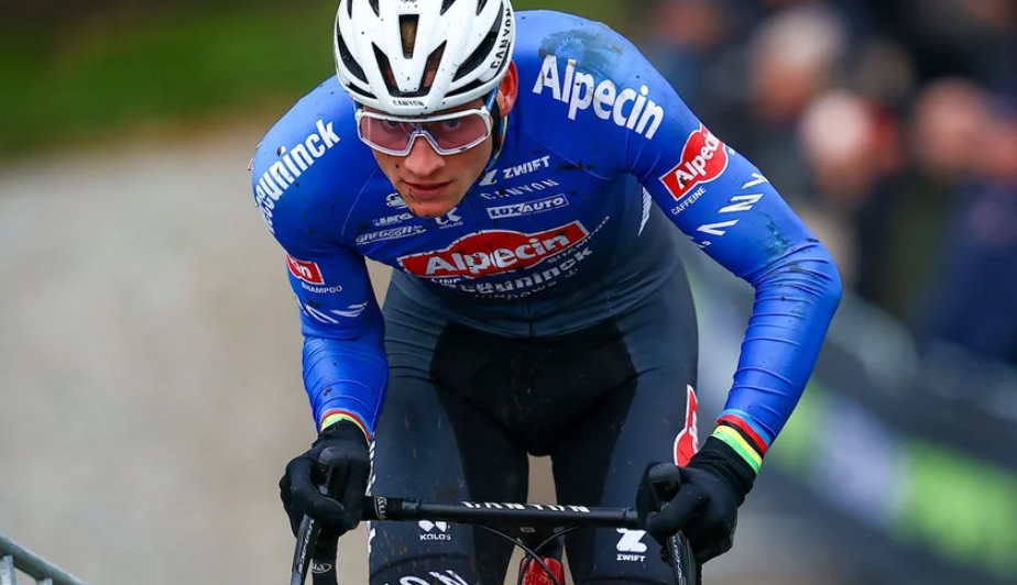 2023 maglia ciclismo Alpecin Deceuninck in linea.jpg